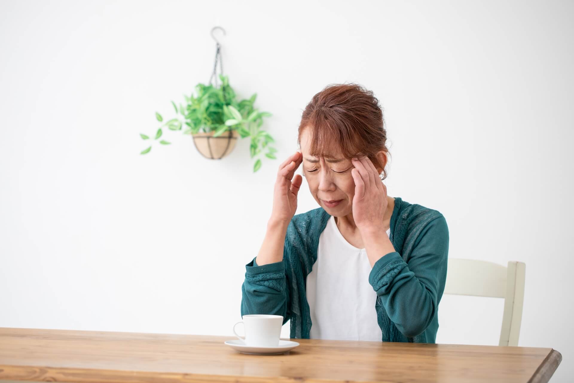 更年期女性の不眠症 – 40代50代の眠れない原因と対策