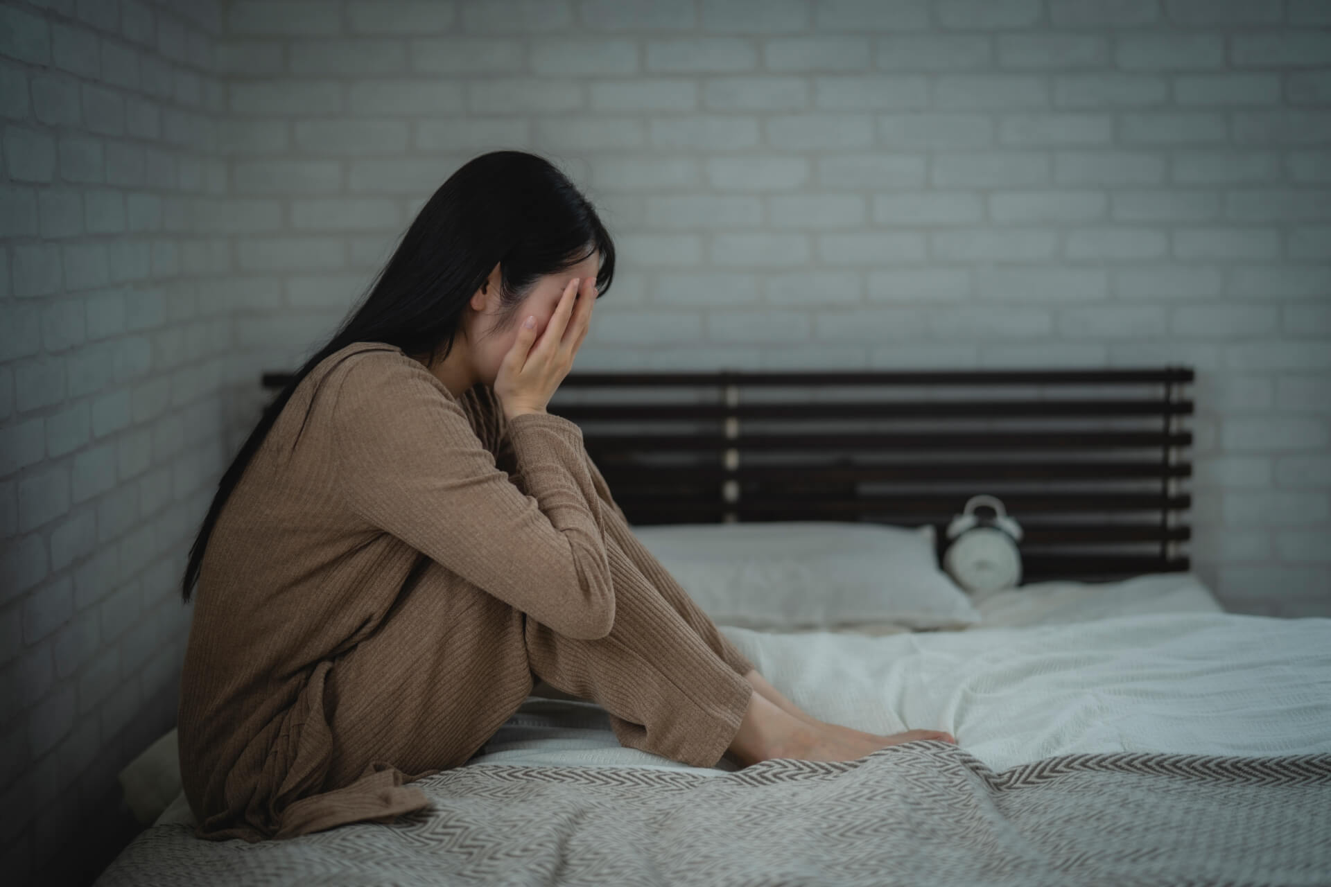 睡眠薬を飲んでも眠れない原因 – 効かないときの対処法