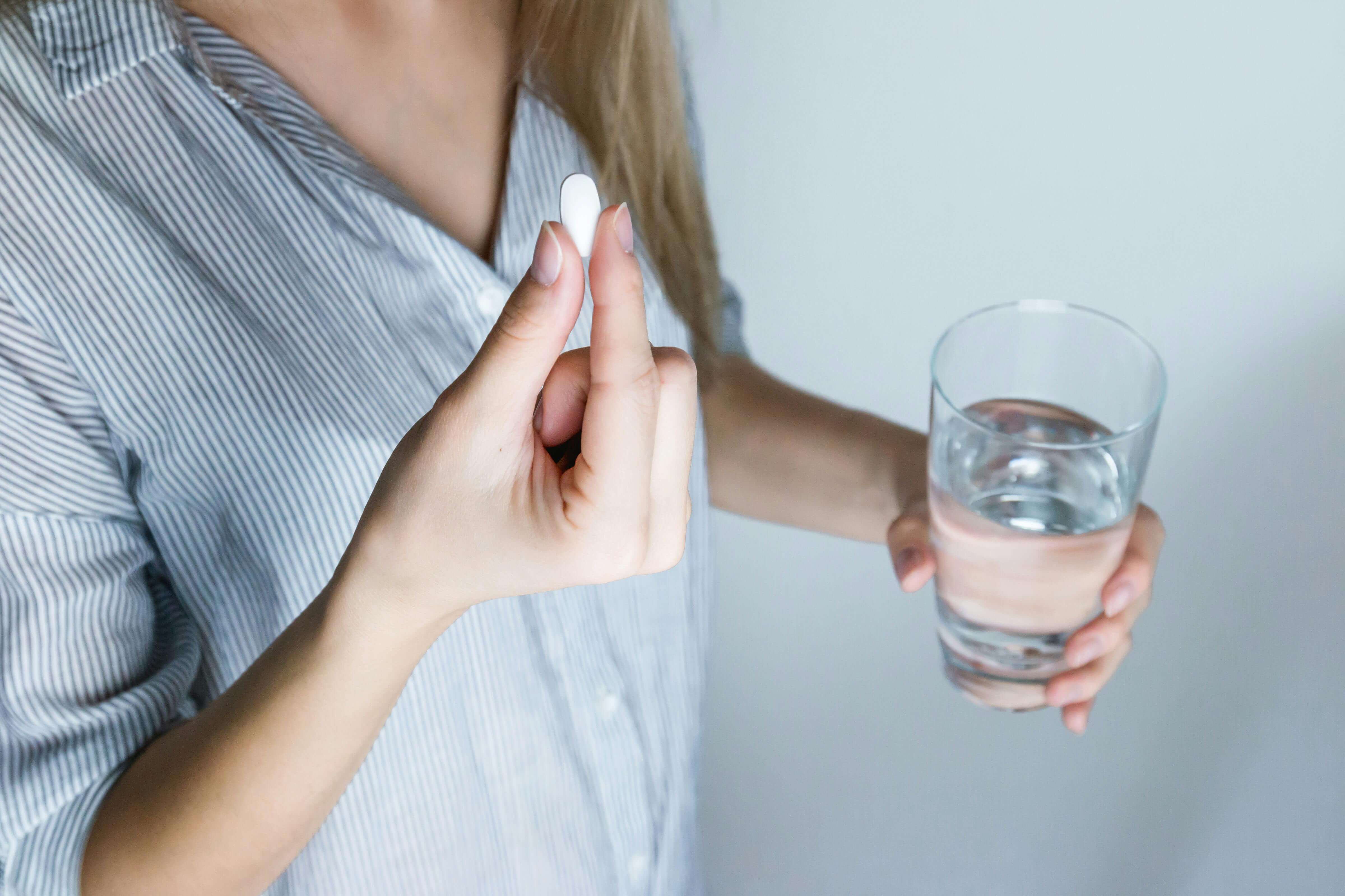 睡眠薬を飲んでる人の特徴や服用者の割合 – 体験談をもとに解説